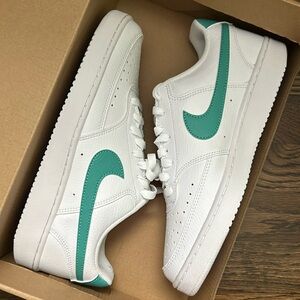 W Nike Court Vision Lo NN